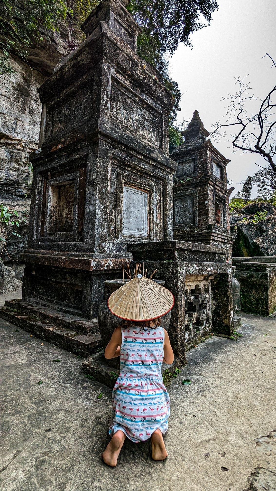 Bich Dong Pagoda - Tam coc - Vietnam